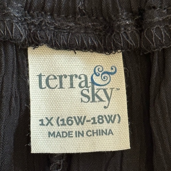 Terra & Sky | Black Cropped Wide Leg Pants with Drawstring - Picture 3 of 7